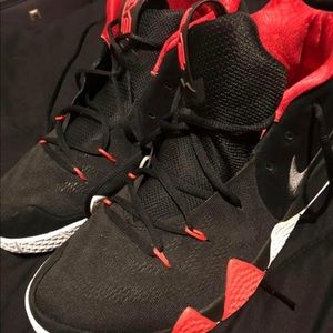 ***SOLD*** Kyrie Irving 4 Nike